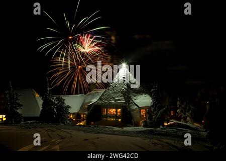 Feuerwerk über Timberline Lodge, Mt. Hood National Forest, Oregon Stockfoto