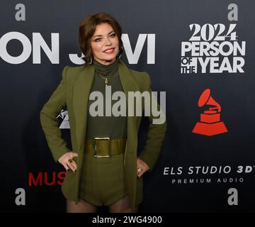 Los Angeles, Usa. Februar 2024. Die US-Sängerin Shania Twain nimmt an der MusiCares Person of the Year-Gala 2024 zu Ehren von Jon Bon Jovi im Los Angels Convention Center am Freitag, den 2. Februar 2024 in Los Angeles, Kalifornien, Teil. Foto: Jim Ruymen/UPI Credit: UPI/Alamy Live News Stockfoto