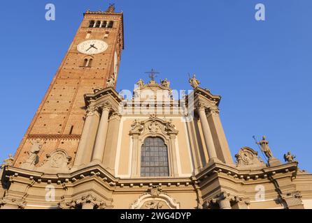 Fassade des Basilikums San Martino in Treviglio, Bergamo, Italien Stockfoto
