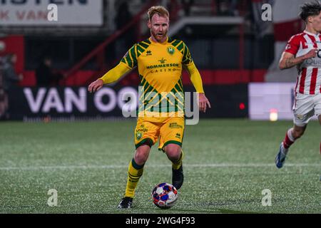 OSS, NIEDERLANDE - 2. FEBRUAR: Jort van der Sande von ADO den Haag dribbelt während des niederländischen Keuken Kampioen Divisie-Spiels zwischen TOP Oss und ADO den Haag im Frans Heesen Stadion am 2. Februar 2024 in Oss, Niederlande. (Foto: Gabriel Calvino Alonso/Orange Pictures) Stockfoto