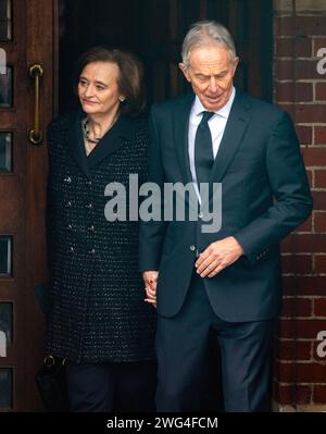 PIC zeigt: Derek Draper Funeral 2.2.24 ehemaliger Premierminister TONY BLAIR mit Frau Cherie PIC gavin rodgers/pixel8000 Stockfoto