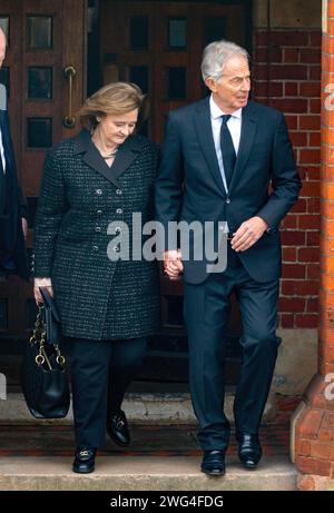 PIC zeigt: Derek Draper Funeral 2.2.24 ehemaliger Premierminister TONY BLAIR mit Frau Cherie PIC gavin rodgers/pixel8000 Stockfoto