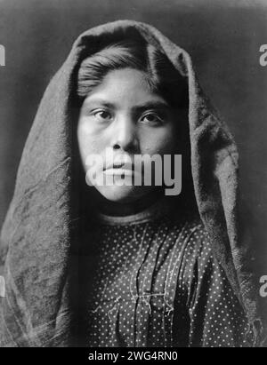 Czele Marie (Schulmädchen), 1907. Kopf-und-Schultern-Porträt von Pima Girl. Stockfoto