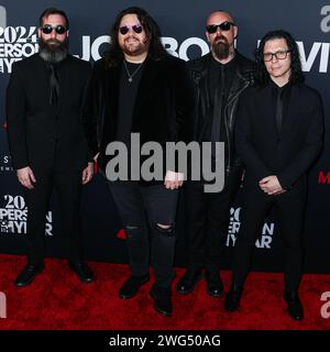 Los Angeles, Usa. Februar 2024. LOS ANGELES, KALIFORNIEN, USA – 02. FEBRUAR: Wolfgang Van Halen, Jon Jourdan, Garrett Whitlock und Ronnie Ficarro von Mammoth WVH treffen am 2. Februar 2024 im Los Angeles Convention Center in Los Angeles, Kalifornien, USA, bei der MusiCares Person des Jahres 2024 zu Ehren von Jon Bon Jovi ein. (Foto: Xavier Collin/Image Press Agency) Credit: Image Press Agency/Alamy Live News Stockfoto