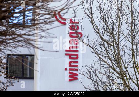 03.02.2024, Seekirchen am Wallersee, AUT, unterwegs in Salzburg, Symbolbild, Themenbild, Verschiedene Themenbilder, Reportage, Fa. Windhager im Bild eine Außenansicht der Firma Windhager,Illustration zum Thema Heizungshersteller Windhager. Im Bild: Die Zentrale des Heizungsherstellers Windhager aufgenommen am Samstag, 3. Februar 2024. Der Heizungshersteller Windhager mit Sitz in Seekirchen im Salzburger Flachgau hat am Landesgericht Salzburg die Eröffnung eines Insolvenzverfahrens beantragt *** 03 02 2024, Seekirchen am Wallersee, AUT, unterwegs in Salzburg, Symbolbild, Themenbild, Verschieden Stockfoto