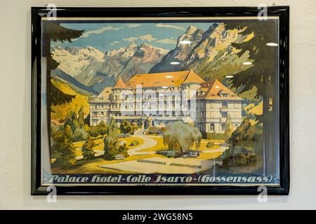 Touristische Werbeplakate aus den frühen 1940er Jahren der Stadt Meran, Südtirol, Trentino Südtirol, Nord-Itai, Europa, Mai 2023 Stockfoto