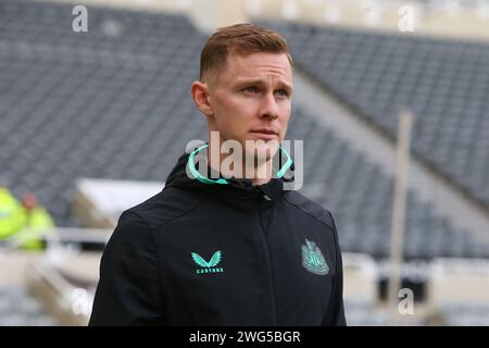 Newcastle am Samstag, 3. Februar 2024. Emil Krafth von Newcastle United während des Premier League-Spiels zwischen Newcastle United und Luton Town in St. James's Park, Newcastle am Samstag, den 3. Februar 2024. (Foto: Michael Driver | MI News) Credit: MI News & Sport /Alamy Live News Stockfoto