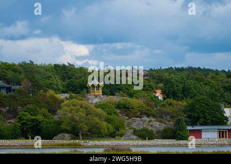 Kleiner Pavillon mit Blick auf das Meer Stockfoto