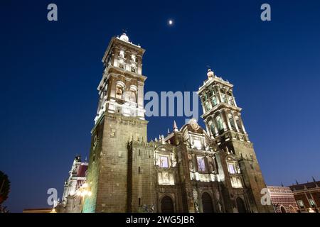 Abend, Kathedrale unserer Lieben Frau von der Unbefleckten Empfängnis (1649), historisches Zentrum, UNESCO-Weltkulturerbe, Puebla, Puebla State, Mexiko Stockfoto