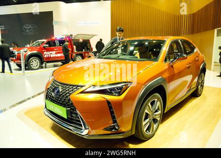 New Delhi - 1. Februar 2024: Das Fahrzeug Lexus UX 300e wird auf der Bharat Mobility Global Expo 2024 in New Delhi in Indien gezeigt. Stockfoto