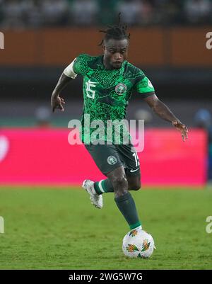 2. Februar 2024: Moses Daddy Simon (Nigeria) kontrolliert den Ball während eines Afrikanischen Cup of Nations - Viertelfinales, Nigeria gegen Angola, im Stade Felix Houphouet-Boigny, Abidjan, Elfenbeinküste. Kim Price/CSM Credit: CAL Sport Media/Alamy Live News Stockfoto