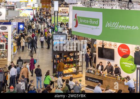 INTERGASTRA, Leitmesse für Hotellerie und Gastronomie mit mehr als 1,200 Ausstellenden, größter Branchentreffpunkt in Deutschland. Fachmesse mit den Schwerpunkten Food, Küche, Einrichtung und Tischkultur und Speiseeis. // 03.02.2024: Stuttgart, Baden-Württemberg, Deutschland. *** INTERGASTRA, Leitmesse der Hotel- und Gastronomie-Branche mit mehr als 1.200 Ausstellern, größter Branchentreff in Deutschland Fachmesse mit Schwerpunkt Essen, Küche, Möbel, Geschirr und Eis 03 02 2024 Stuttgart, Baden Württemberg, Deutschland Stockfoto