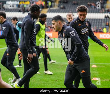 RUMPF, GROSSBRITANNIEN. Februar 2024. EFL Championship Football League: Hull City AFC gegen Millwall FC. Hull City wärmt sich auf. Paul Whitehurst/Alamy Live News Stockfoto