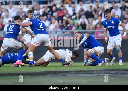 Rom, Italien. Februar 2024. Versuch mit Alex Mitchell aus England beim Six Nations Rugby-Spiel zwischen Italien und England im Stadio Olimpico in Rom am 3. Februar 2024. Foto Antonietta Baldassarre/Insidefoto Credit: Insidefoto di andrea staccioli/Alamy Live News Stockfoto