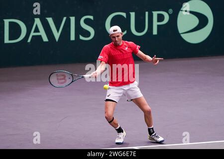 Groningen, Niederlande. Februar 2024. GRONINGEN, NIEDERLANDE - 3. FEBRUAR: Leandro Riedi aus der Schweiz während des Davis Cup Qualifikationsspiels 2024 zwischen den Niederlanden und der Schweiz in Martiniplaza am 3. Februar 2024 in Groningen, Niederlande. (Foto von Andre Weening/Orange Pictures) Credit: Orange Pics BV/Alamy Live News Stockfoto