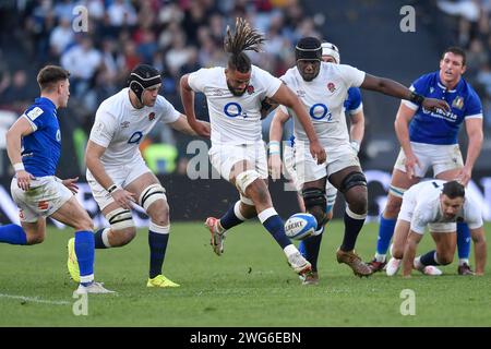 Rom, Italien. Februar 2024. Fin Smith von England während des Six Nations Rugby-Spiels zwischen Italien und England im Stadio Olimpico in Rom am 3. Februar 2024. Foto Antonietta Baldassarre/Insidefoto Credit: Insidefoto di andrea staccioli/Alamy Live News Stockfoto