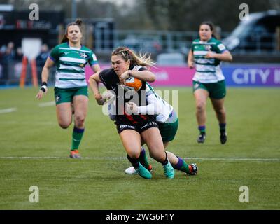 London, Großbritannien. Februar 2024. London, England, 3. Februar 2024: Sydney Gregson (13 Sarazenen) im Spiel der Allianz Premiership Womens Rugby zwischen Saracens und Ealing Trialfinders im StoneX Stadium in London. (Jay Patel/SPP) Credit: SPP Sport Press Photo. /Alamy Live News Stockfoto