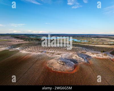 Luftaufnahme der Peñahueca Lagune, einem hypersalinen Feuchtgebiet in der Provinz Toledo. Stockfoto