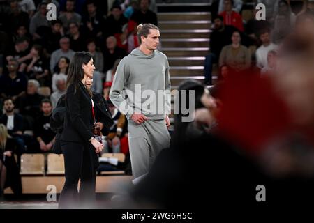 Der deutsche Tennisspieler Alexander Zverev besucht das reguläre Saisonspiel der Turkish Airlines Euroleague Basketball zwischen AS Monaco und Fenerbahce Beko in der Salle Gaston-Medecin in Monaco. Endergebnis: AS Monaco 76:69 Fenerbahce Beko. Stockfoto