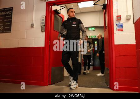 Oliver Norburn von Blackpool kommt vor dem Spiel der Sky Bet League 1 Stevenage gegen Blackpool im Lamex Stadium, Stevenage, Großbritannien, 3. Februar 2024 (Foto: Gareth Evans/News Images) Stockfoto