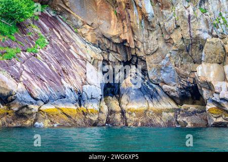 Resurrection Bay in der Nähe von Seward, AK. Schuss von einem Boot in der Bucht. Stockfoto