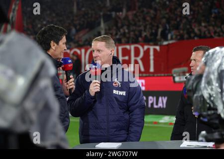 03.02.2024, Rheinenergie Stadion, Köln, GER, 1.FBL. 1. FC Köln vs. Eintracht Frankfurt, im Bild: Timo Schultz Trainer, Headcoach (1.FC Köln), im Interview Foto © nordphoto GmbH/Meuter DFL Vorschriften verbieten die Verwendung von Fotografien als Bildsequenzen und/oder Quasi-Video. Stockfoto