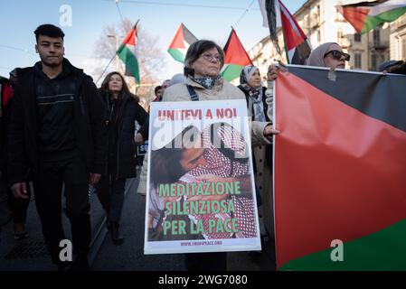 Torino, Italien. Februar 2024. Foto Matteo SECCI/LaPresse 3 febbraio 2024 Turin, Italien - Cronaca - Corteo Regional per la Palestina Cessate il fuoco subito. Halt alle armi a Israele. Nell'immagine: un momento della manifestazione. 3. februar 2024 Turin, Italien - regionalmarsch für Palästina "Waffenruhe jetzt. Stoppt die Waffen für Israel“. Im Bild: Ein Moment der Demonstration. Quelle: LaPresse/Alamy Live News Stockfoto