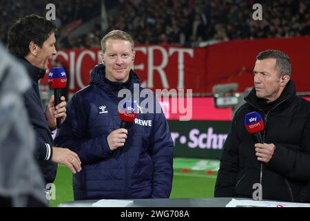 03.02.2024, Rheinenergie Stadion, Köln, GER, 1.FBL. 1. FC Köln vs. Eintracht Frankfurt, im Bild: Timo Schultz Trainer, Headcoach (1.FC Köln), im Interview Foto © nordphoto GmbH/Meuter DFL Vorschriften verbieten die Verwendung von Fotografien als Bildsequenzen und/oder Quasi-Video. Stockfoto