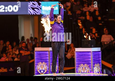 Baton Rouge, LA, USA. Februar 2024. Alexis Jeffrey von LSU wird vor der NCAA Gymnastik-Aktion zwischen den Arkansas Razorbacks und den LSU Tigers im Pete Maravich Assembly Center in Baton Rouge, LA, vorgestellt. Jonathan Mailhes/CSM/Alamy Live News Stockfoto