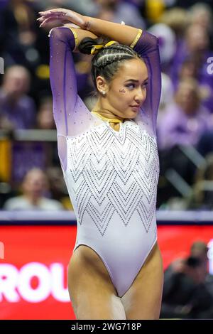 Baton Rouge, LA, USA. Februar 2024. Aleah Finnegan tritt auf dem Boden während der NCAA Gymnastik-Aktion zwischen den Arkansas Razorbacks und den LSU Tigers im Pete Maravich Assembly Center in Baton Rouge, LA, an. Jonathan Mailhes/CSM/Alamy Live News Stockfoto