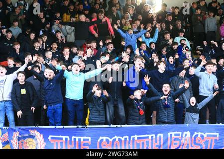 Dens Park, Dundee, Großbritannien. Februar 2024. Scottish Premiership Football, Dundee gegen Heart of Midlothian; Dundee Fans Credit: Action Plus Sports/Alamy Live News Stockfoto