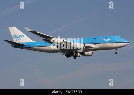 KLM asia Boeing 747-400 mit Registrierung PH-BFP im Finale für Amsterdam Airport Schiphol Stockfoto