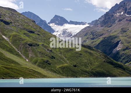 Blick Auf Den Ochsentaler Gletscher Vom Silvrettasee In Vorarlberg, Österreich Stockfoto