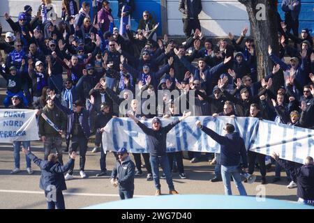 Brescia, Italien. Februar 2024. Protest der Anhänger von Brescia Calcio gegen den Präsidenten Massimo Cellino während Brescia Calcio vs AS Cittadella, italienisches Fußball-Spiel der Serie B in Brescia, Italien, 03. Februar 2024 Credit: Independent Photo Agency/Alamy Live News Stockfoto