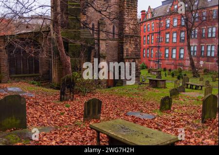 St. Andrew's Church: Ein zeitloses Leuchtfeuer im Herzen von Newcastle upon Tyne Stockfoto