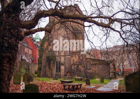 St. Andrew's Church: Ein zeitloses Leuchtfeuer im Herzen von Newcastle upon Tyne Stockfoto