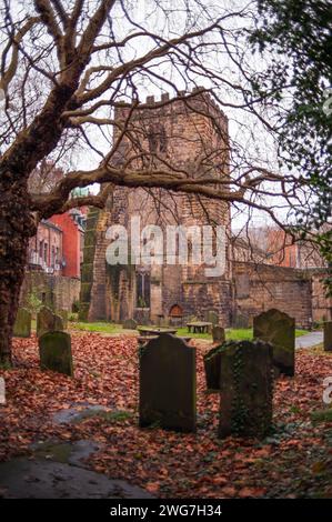 St. Andrew's Church: Ein zeitloses Leuchtfeuer im Herzen von Newcastle upon Tyne Stockfoto