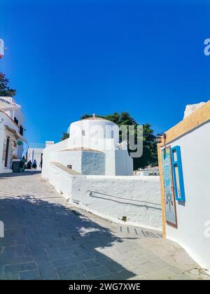 Lindos - Griechenland - 5. juli 2022: Lindos ist eine archäologische Stätte, ein Fischerdorf Stockfoto