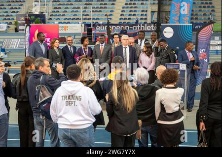 Miramas, Frankreich. Februar 2024. Unterzeichnung der Vereinbarung zwischen Kenia und Miramas während des Treffens Miramas Metropole 2024, World Athletics Indoor Tour Silver am 2. Februar 2024 im Miramas Métropole Stadion in Miramas, Frankreich - Foto Florian Frison/DPPI Credit: DPPI Media/Alamy Live News Stockfoto