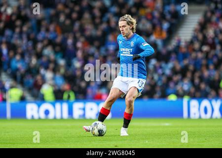 Glasgow, Großbritannien. Februar 2024. Rangers FC spielt Livingston FC im Ibrox Stadium, dem Heimstadion der Rangers, in einem Cinch Scottish Premiership-Spiel. Die Rangers sind derzeit 2. In der Liga, 5 Punkte hinter Celtic und Livingston FC liegen mit nur 13 Punkten am unteren Ende der Liga. Quelle: Findlay/Alamy Live News Stockfoto