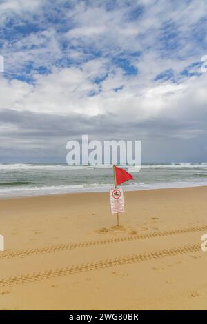 Kein Schwimmen, Plage Nord Beach, Mimizan, New Aquitaine, Frankreich Stockfoto