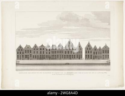 Bild der Häuser auf der Rapenburg im Zoo Leijden, wie sie für die Katastrophe vom 12. Januar 1807 waren. Vom Groenmarkt bis zur St. Jakobs Gracht, 1807 Print Ansicht der Häuser auf der Steenschuur, einem Kanal in der Erweiterung der Rapenburg, in Leiden, in Welstand vor der Explosion des Pulverschiffes am 12. Januar 1807. Vom Groenmarkt zur Sint Jacobsgracht. Teil einer Gruppe von vier Verbindungsplatten. Niederlande Papier Ätzen / Gravieren Fassade (Haus oder Gebäude) zu Blei. Rapenburg. Schuppen Stockfoto