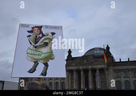 Berlin, Deutschland - 3. Februar 2024 - mehr als 150,000 demonstrieren gegen Rechtsextremismus. (Foto: Markku Rainer Peltonen) Stockfoto