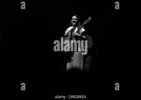 Madrid, Spanien. Februar 2024. Der Singer-Songwriter Valeria Castro während seines Konzerts im Teatro Circo Price in Madrid am 3. Februar 2024 in Madrid. (Foto: Oscar Gonzalez/SIPA USA) (Foto: Oscar Gonzalez/SIPA USA) Credit: SIPA USA/Alamy Live News Stockfoto