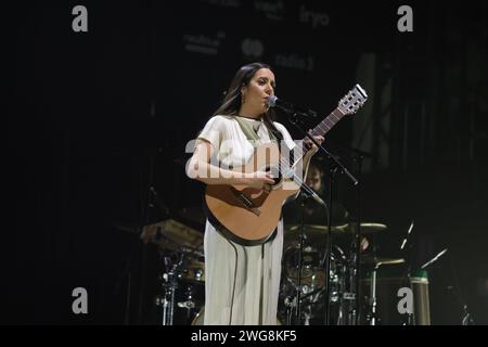 Madrid, Spanien. Februar 2024. Der Singer-Songwriter Valeria Castro während seines Konzerts im Teatro Circo Price in Madrid am 3. Februar 2024 in Madrid. (Foto: Oscar Gonzalez/SIPA USA) (Foto: Oscar Gonzalez/SIPA USA) Credit: SIPA USA/Alamy Live News Stockfoto