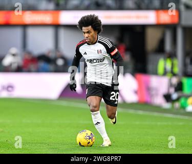 Burnley, Großbritannien. Februar 2024. Willian of Fulham bricht beim Premier League-Spiel Burnley gegen Fulham in Turf Moor, Burnley, Großbritannien, am 3. Februar 2024 (Foto: Cody Froggatt/News Images) in Burnley, Großbritannien am 3. Februar 2024. (Foto: Cody Froggatt/News Images/SIPA USA) Credit: SIPA USA/Alamy Live News Stockfoto