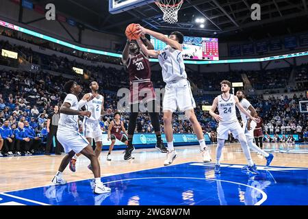 3. FEBRUAR 2024: Fordham Rams Forward Abdou Tsimbila (30) und Saint Louis Billikens Center Bruce Zhang (12) kämpfen um den Rückstoß in einem A10-Divisionsspiel, in dem die Fordham Rams die St. besuchten Louis Billikens. In der Chaifetz Arena in St. Louis, MO am Samstag, 03. Februar 2024 Richard Ulreich/CSM Stockfoto