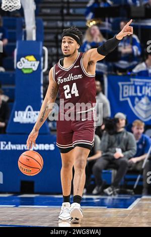 3. FEBRUAR 2024: Antrell Charlton (24), der Garant der Fordham Rams, führt seine Teamkollegen in einem A10-Divisionsspiel, in dem die Fordham Rams die St. besuchten, als er den Ball nach unten bringt Louis Billikens. In der Chaifetz Arena in St. Louis, MO am Samstag, 03. Februar 2024 Richard Ulreich/CSM Stockfoto