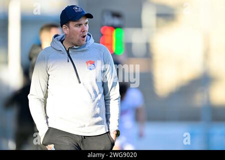 Unterhaching, Deutschland. Februar 2024. Trainer Marc Unterberger (Unterhaching), 03.02.2024, Unterhaching (Deutschland), Fussball, 3. LIGA, SPVGG UNTERHACHING - SC VERL, DFB/DFL VORSCHRIFTEN VERBIETEN DIE VERWENDUNG VON FOTOS ALS BILDSEQUENZEN UND/ODER QUASI-VIDEO. Quelle: dpa/Alamy Live News Stockfoto