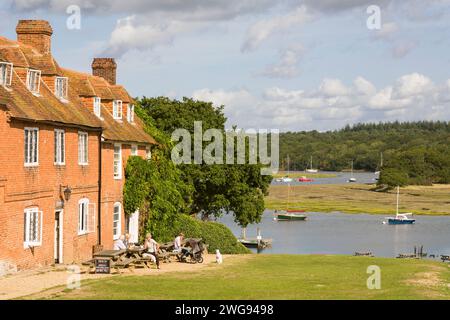 NEW FOREST, GROSSBRITANNIEN - 18. SEPTEMBER 2006. Reihe georgianischer Cottages in Bucklers Hard, Beaulieu. New Forest, Hampshire, Großbritannien Stockfoto